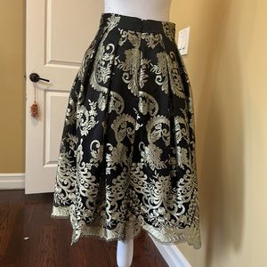 Eliza J beautifully stunning skirt size 2 worn one time only for a wedding
